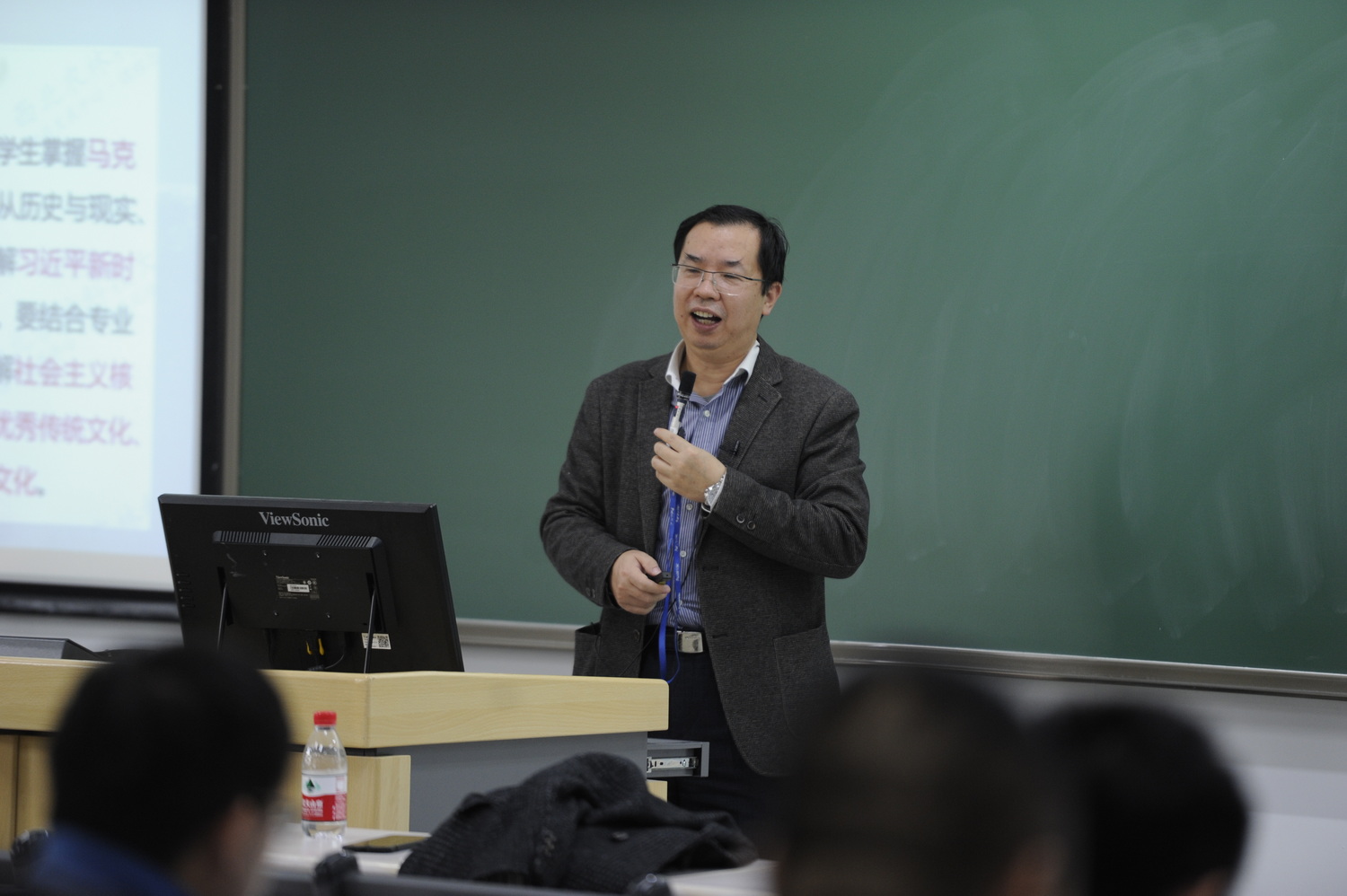 林丰民讲授人文社会科学课程的思政建设_调整大小.JPG
